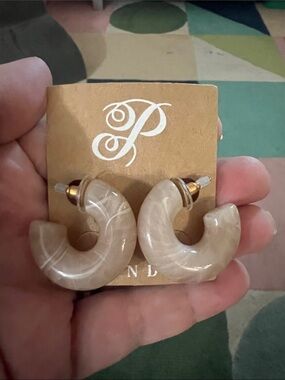 Plunder Cream Swirl Hoop Earrings